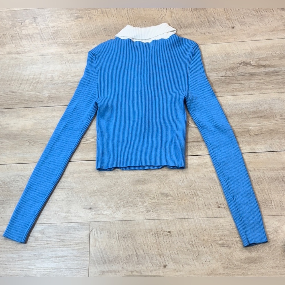 Urban Outfitters Women’s 1/2 Zip Polo Sweater Size Medium - Picture 9 of 9
